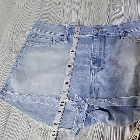 Hollister Short-Short, High Rise Denim Lightwash Jean Shorts, Size 9 - Picture 6 of 8